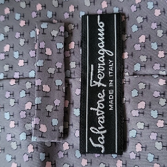 ⭐SALVATORE FERRAGAMO Authentic 100% Silk Made in Italy Pretty Pastel Color Trees - Picture 3 of 6
